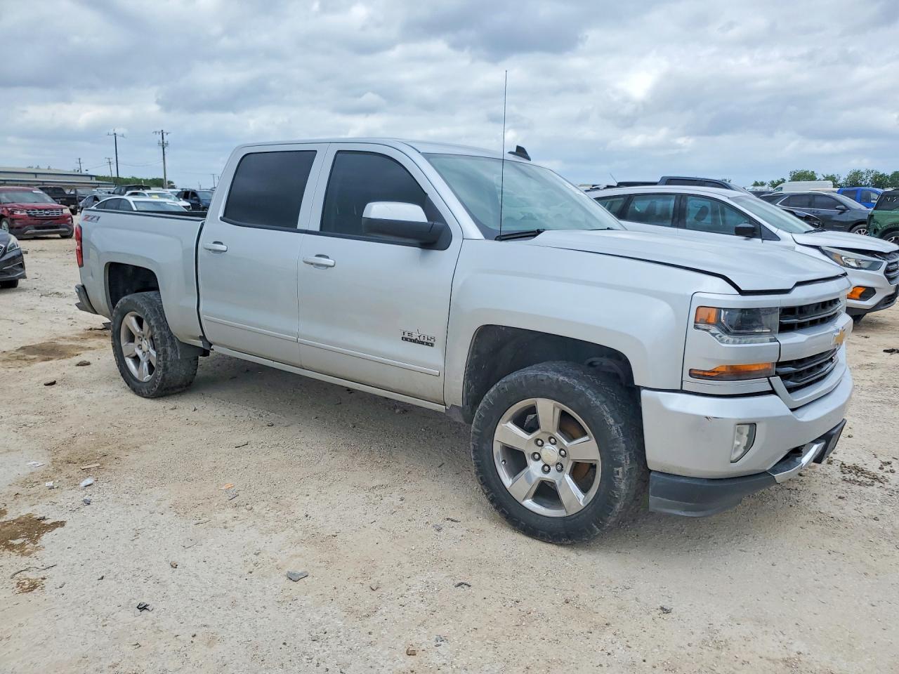 2017 Chevrolet Silverado K1500 Lt - Image 4