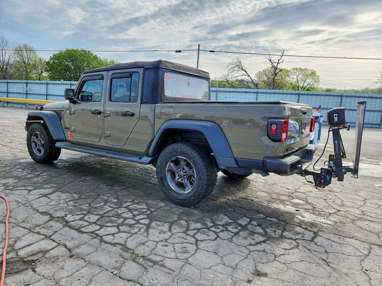 2020 Jeep Gladiator Sport - Image 2