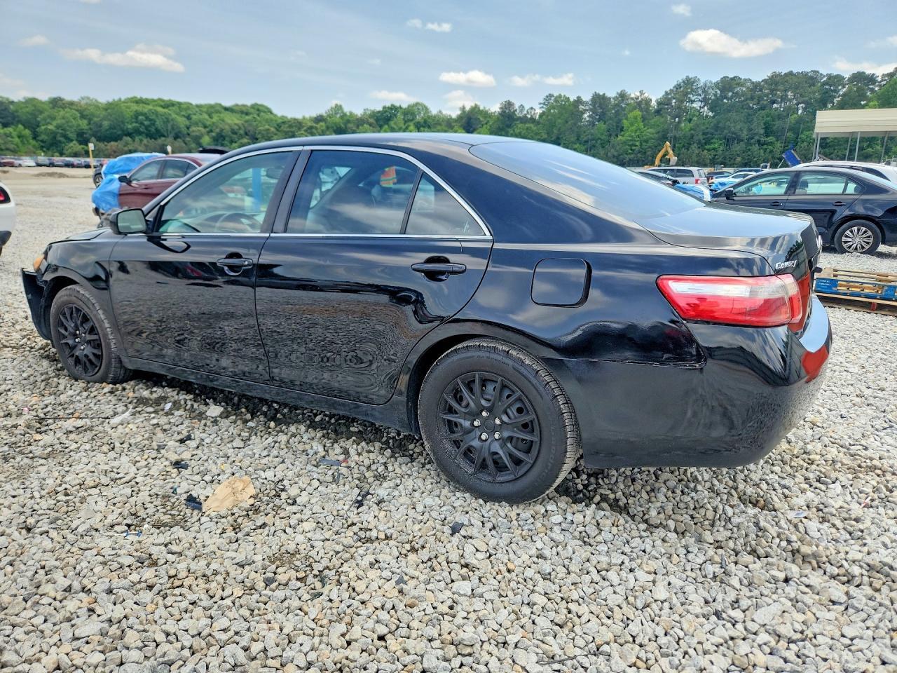 2009 Toyota Camry Le - Image 2