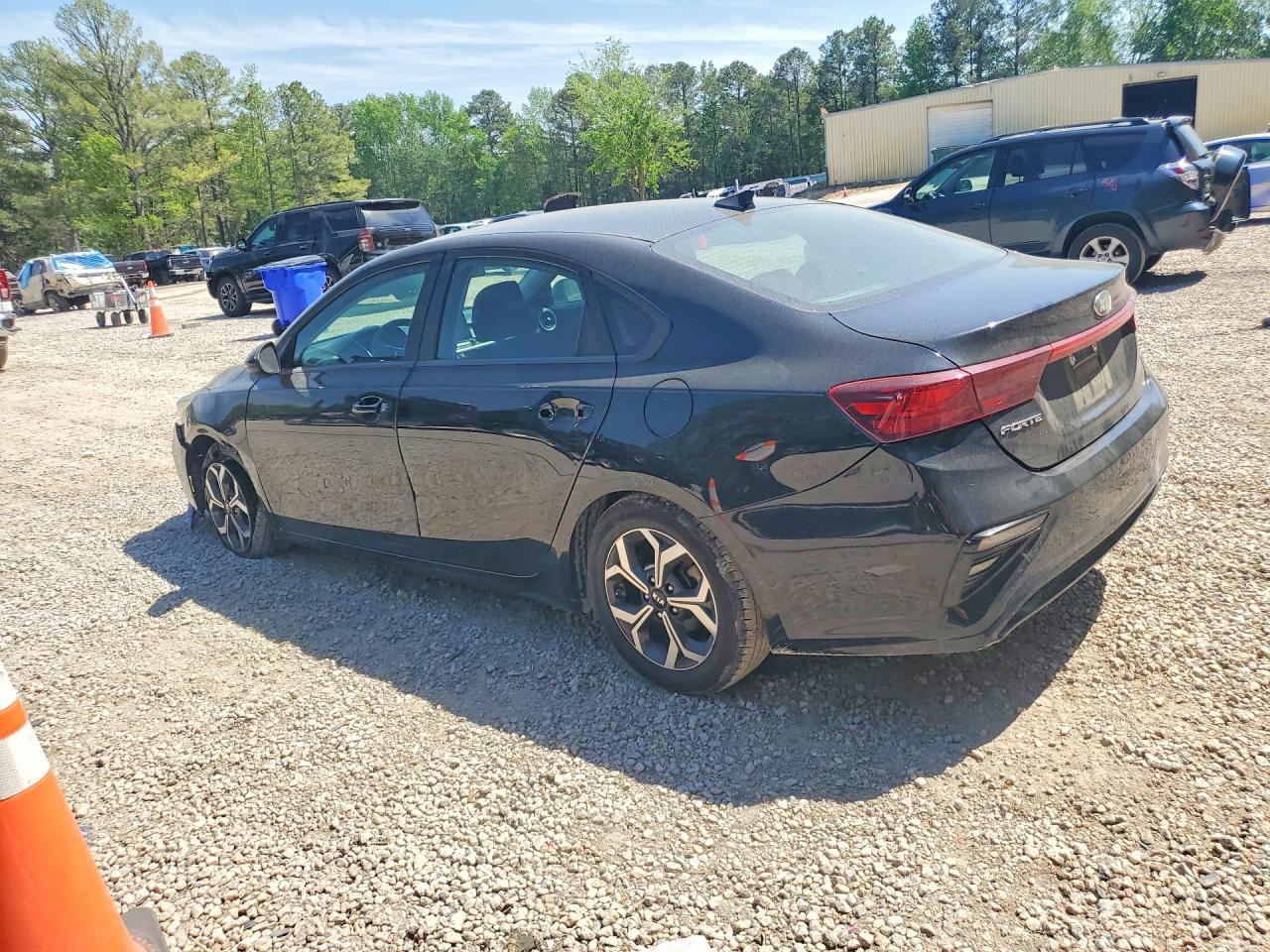 2020 Kia Forte Lxs - Фото 2