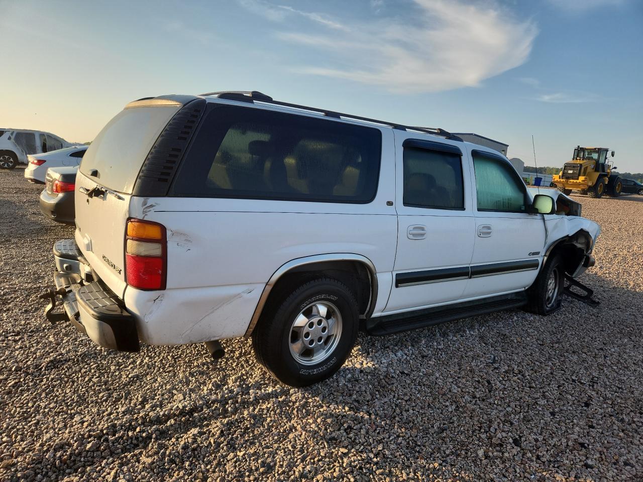 2001 Chevrolet Suburban C1500 - Image 3