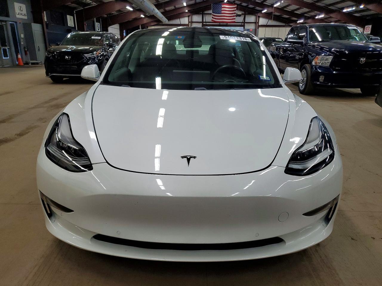 2019 Tesla Model 3 - Фото 5