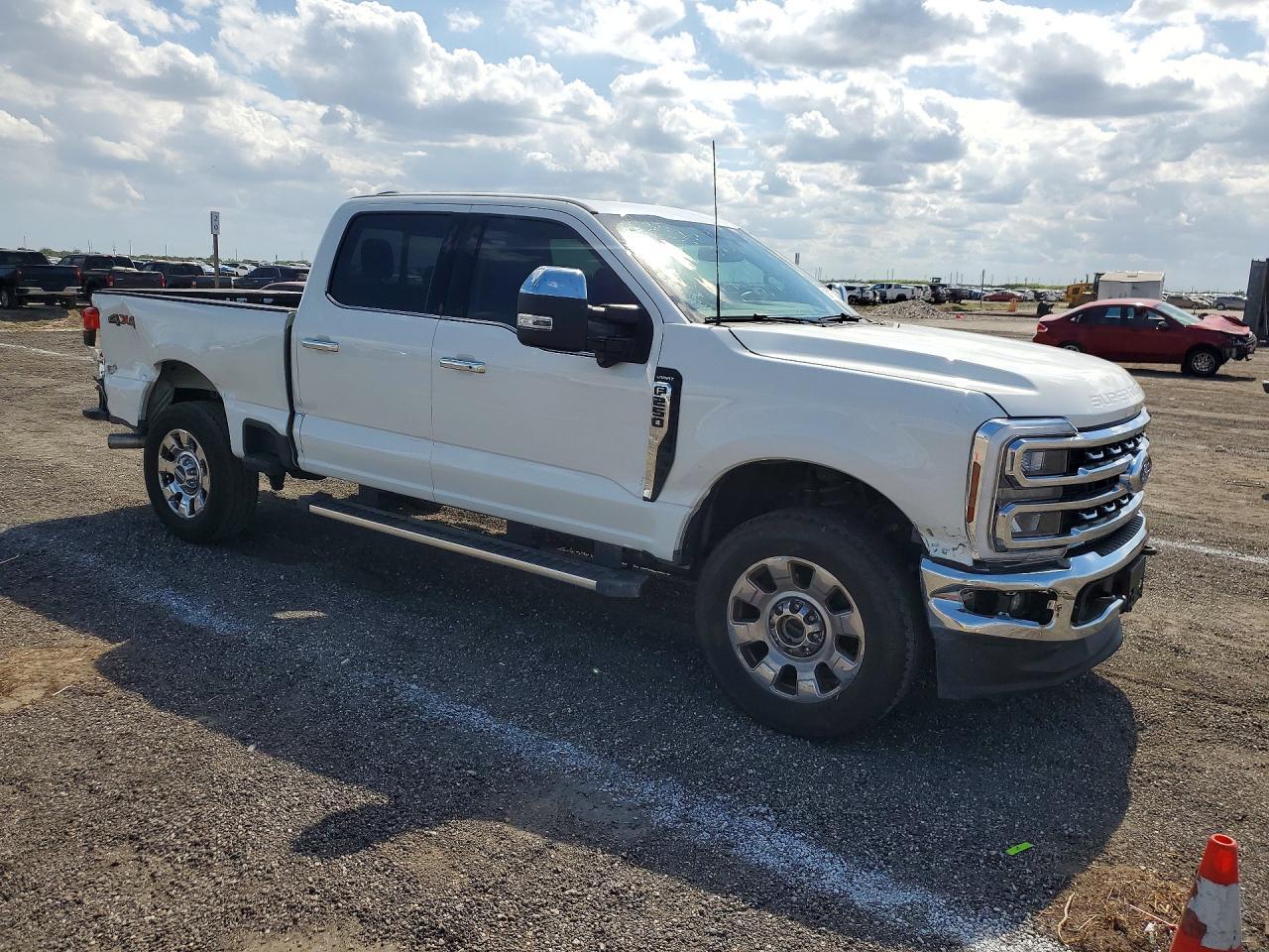 2025 Ford F250 Super Duty - Фото 4