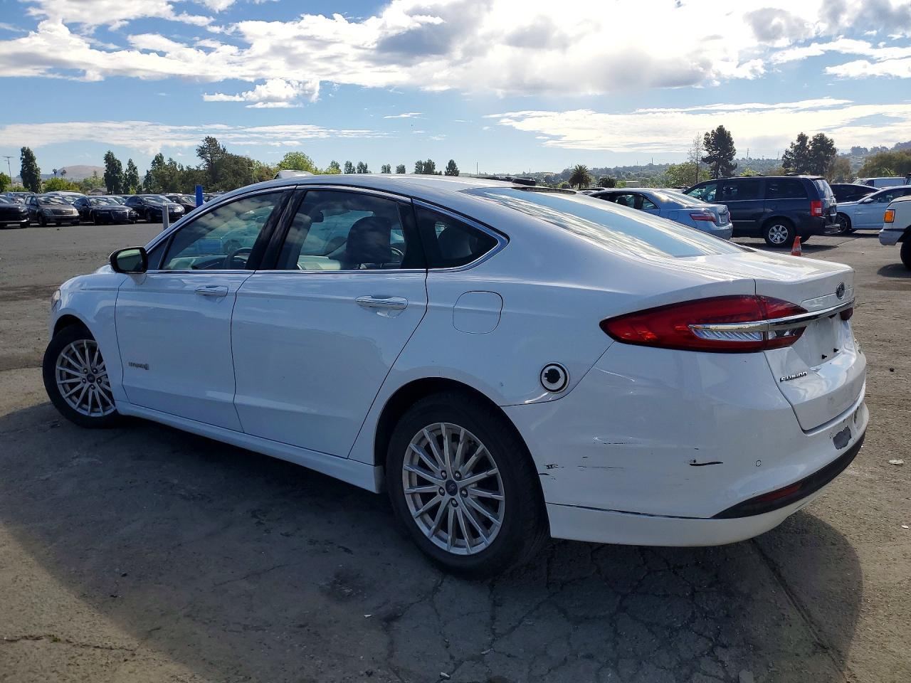 2018 Ford Fusion Se Hybrid - Фото 2