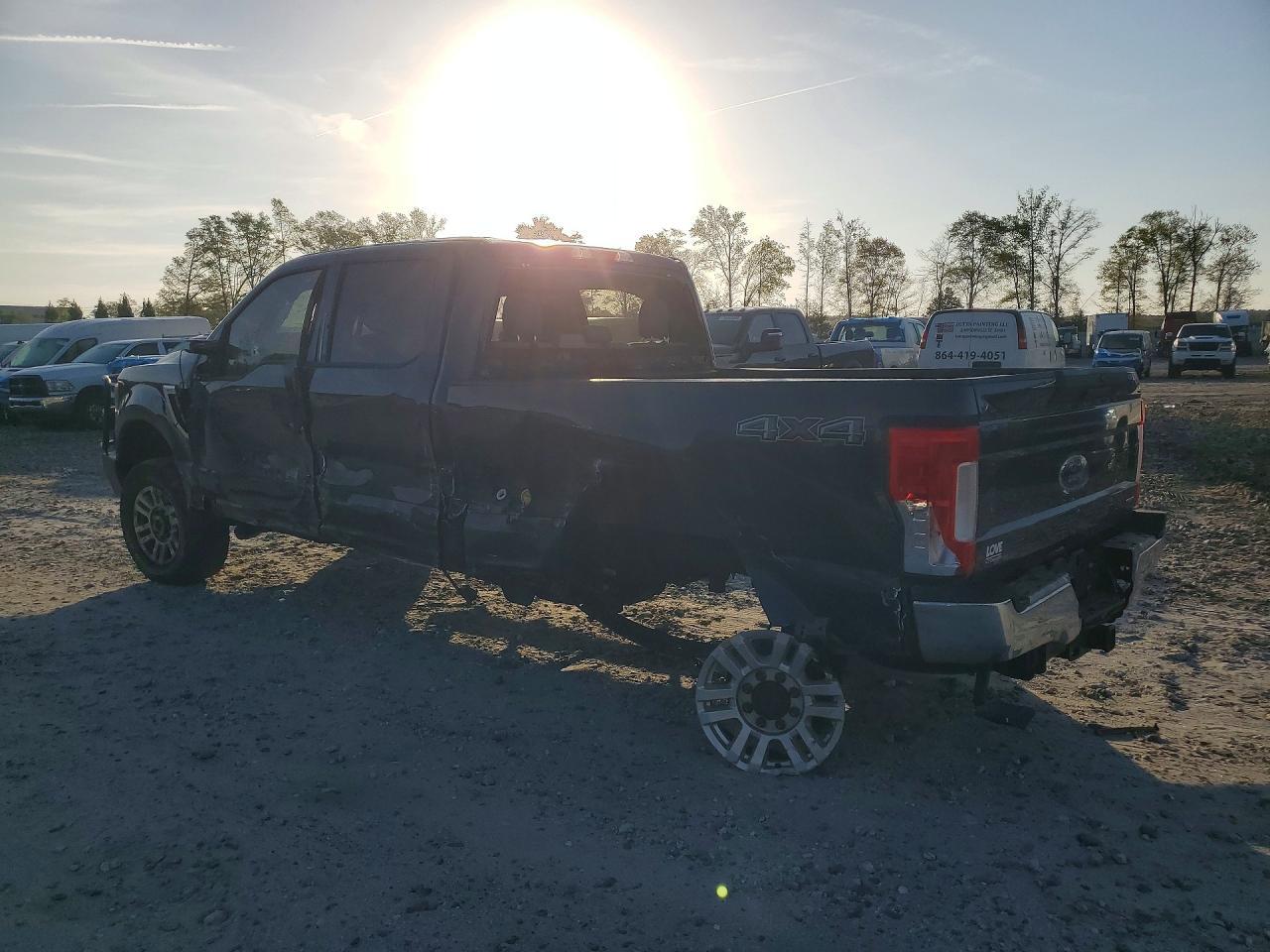 2018 Ford F250 Super Duty - Фото 3