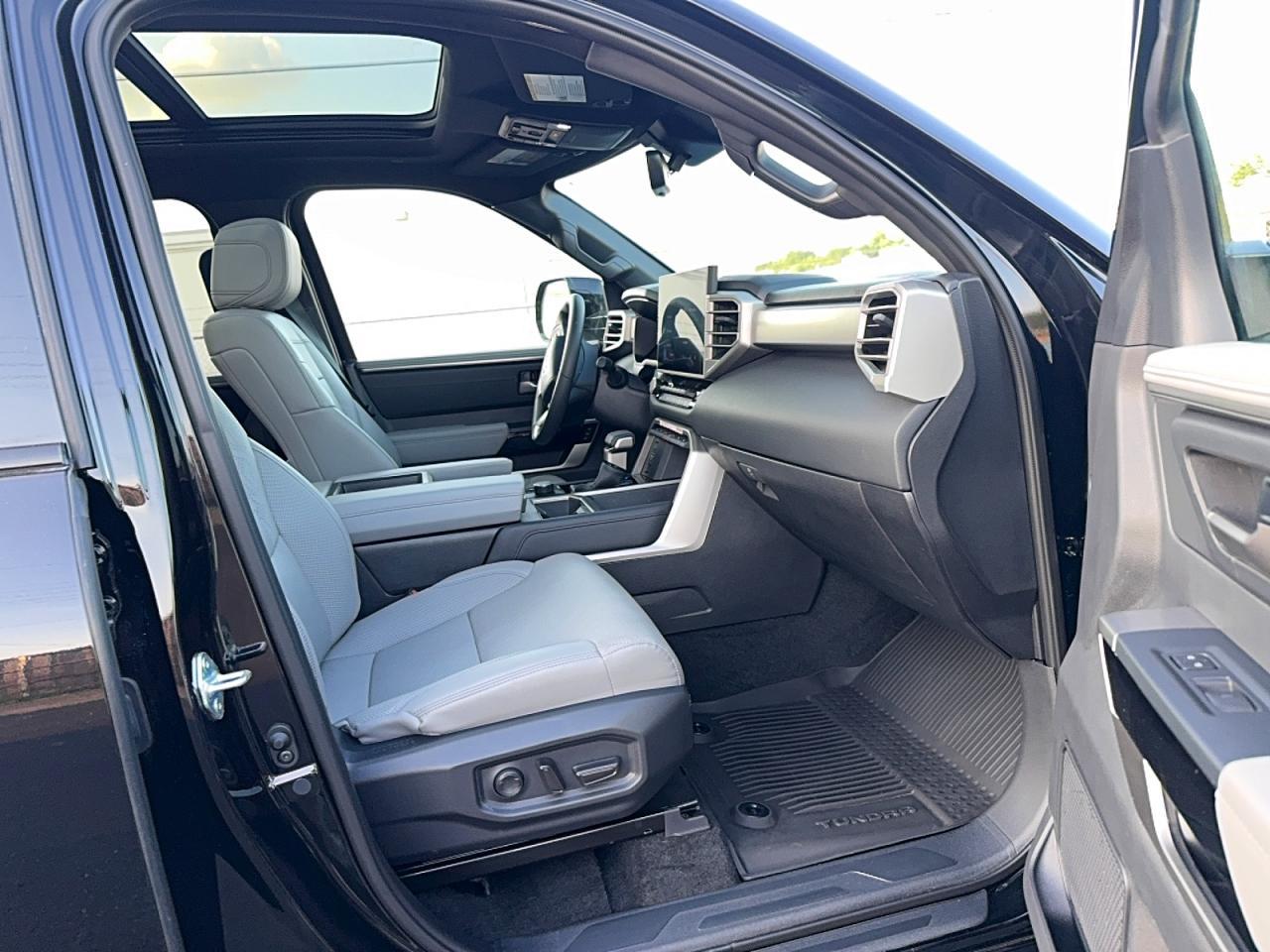 2025 Toyota Tundra Limited - Image 5