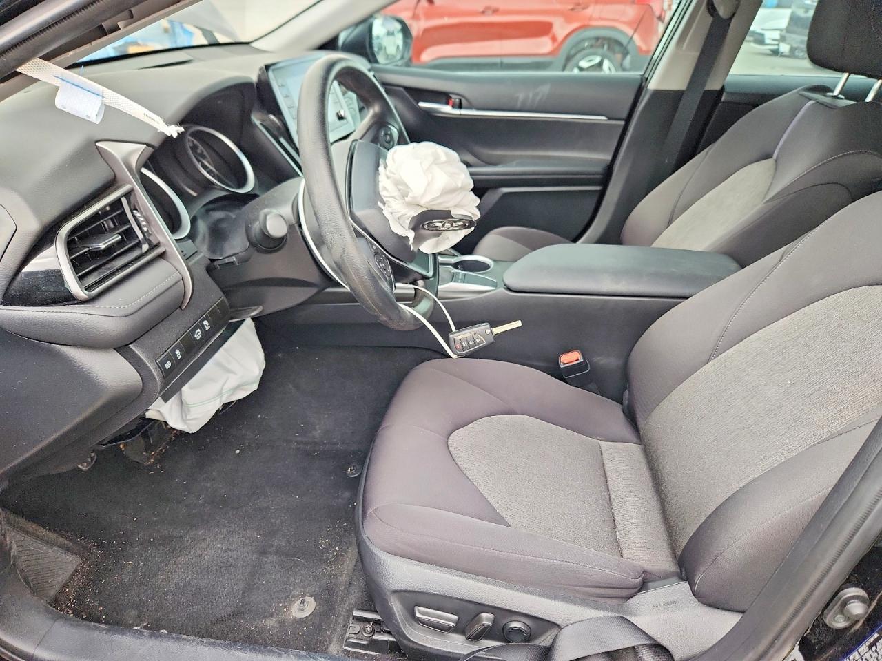 2022 Toyota Camry Le - Image 7