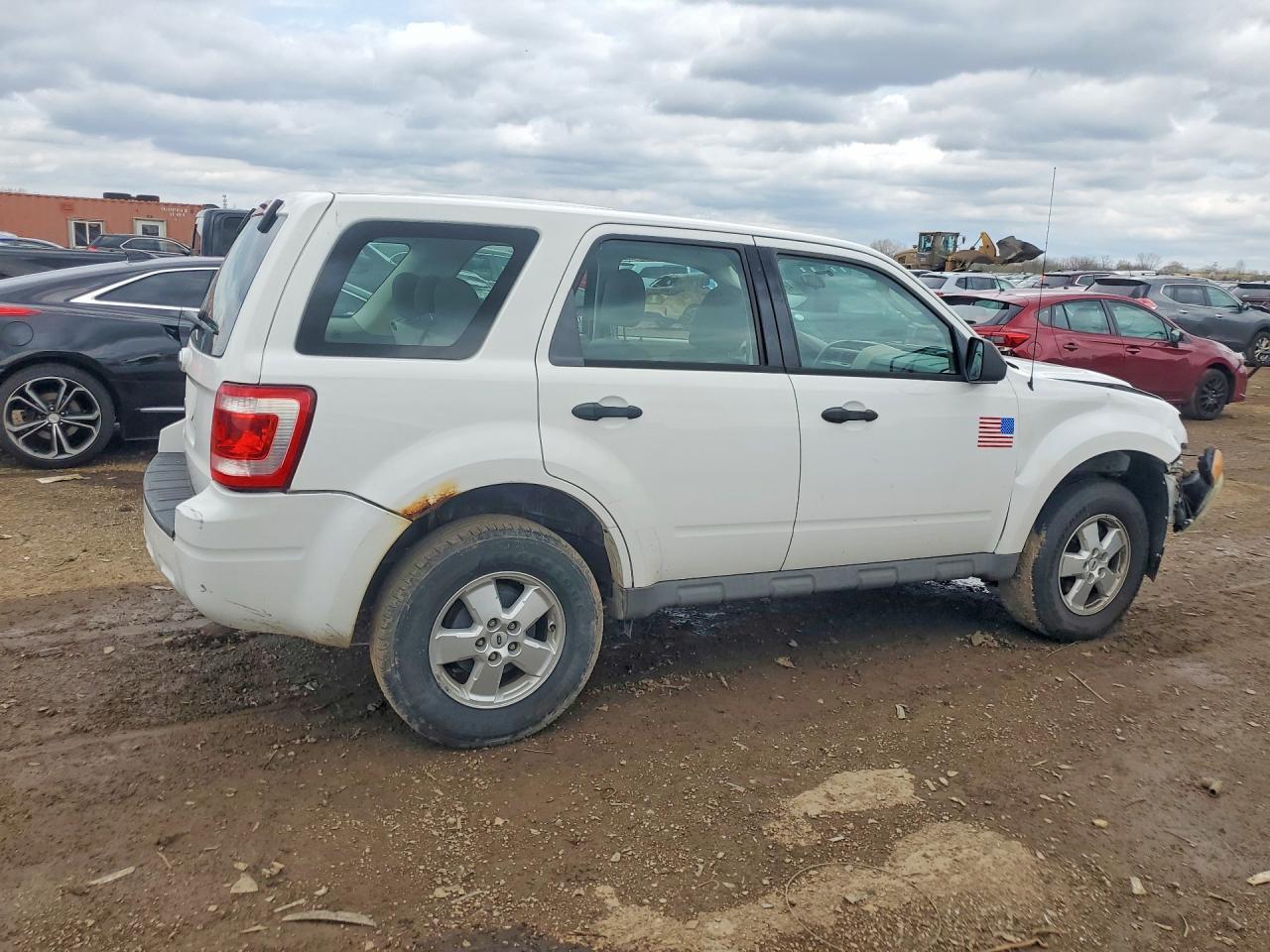 2009 Ford Escape Xls - Image 3