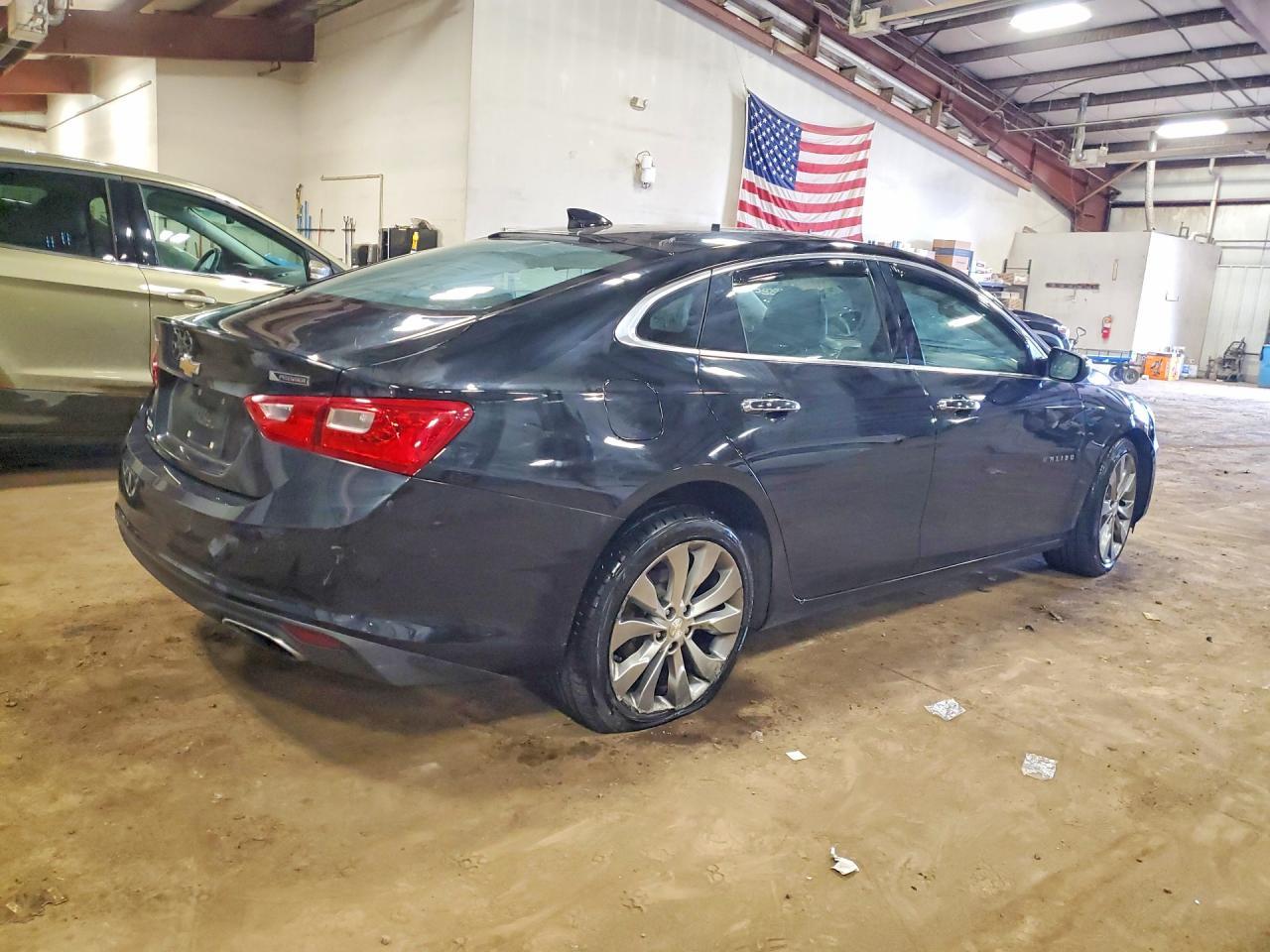 2017 Chevrolet Malibu Premier - Фото 3
