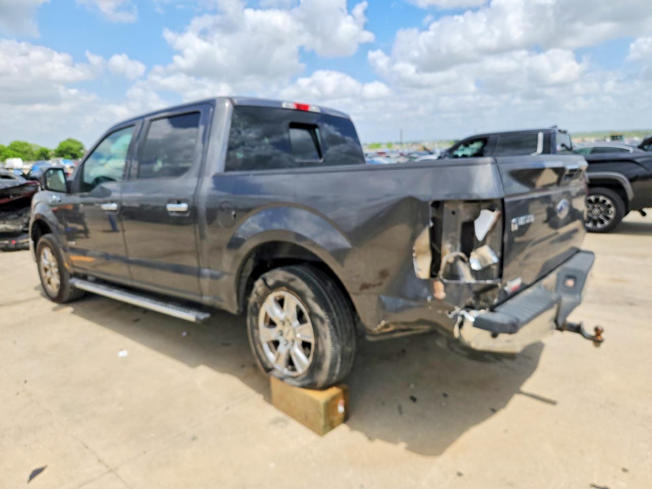 2017 Ford F150 Supercrew - Фото 2
