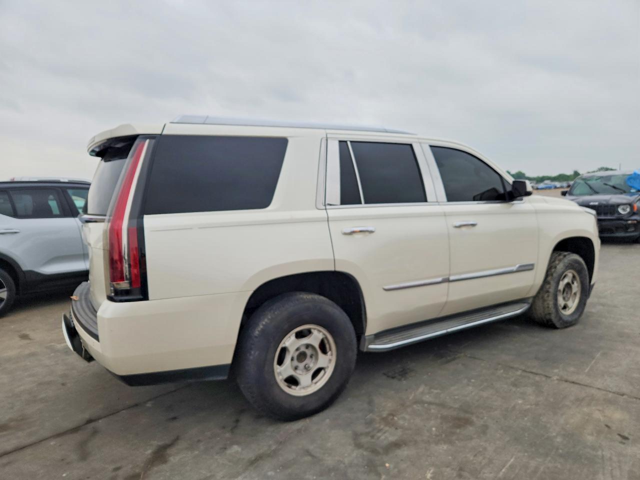 2015 Cadillac Escalade Luxury - Фото 3