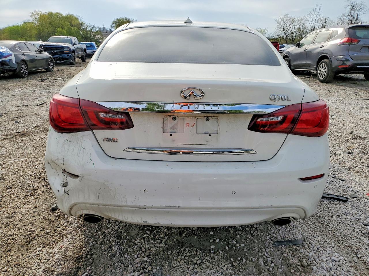 2015 Infiniti Q70L 3.7 - Image 6