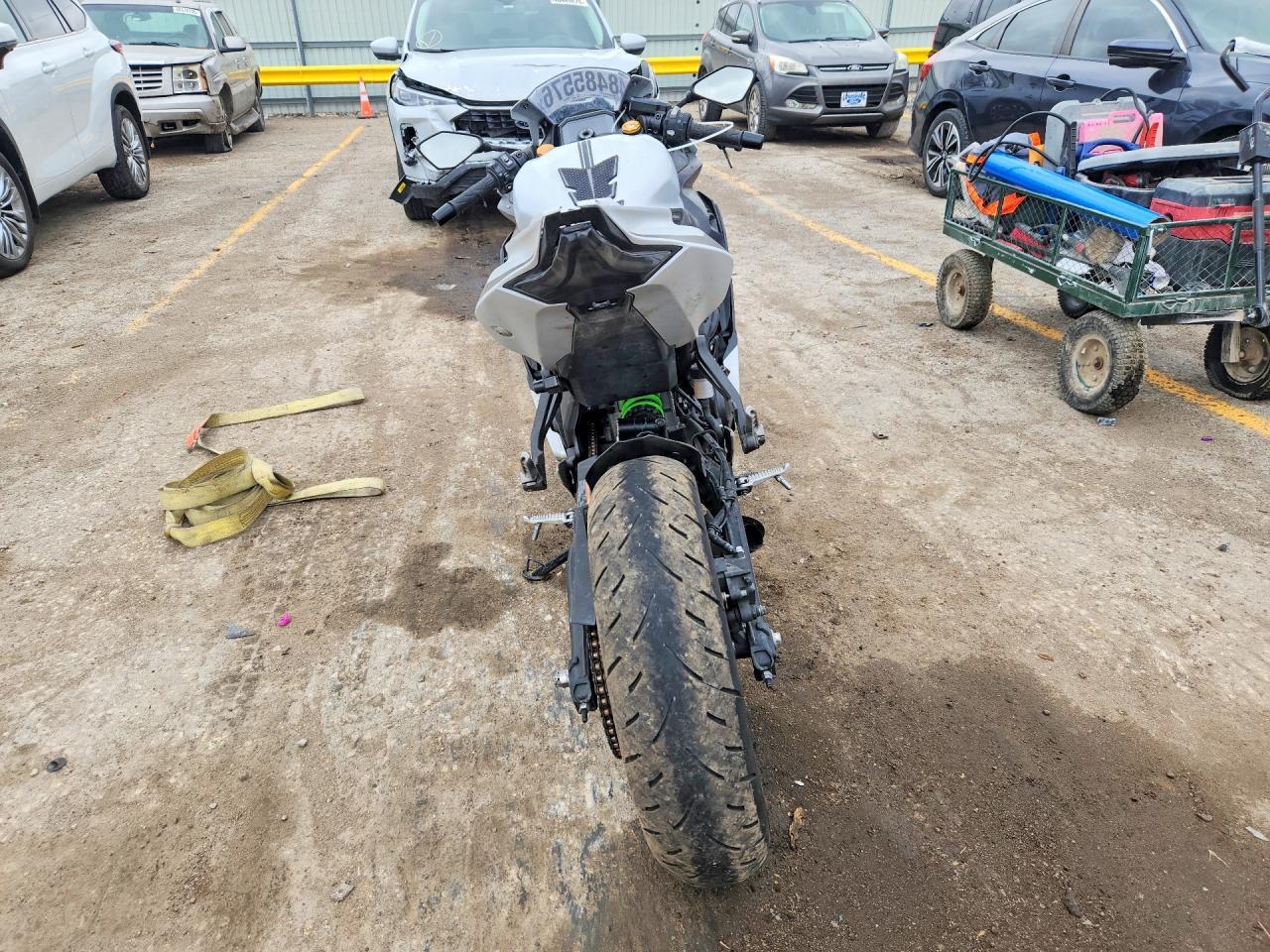 2025 Kawasaki Zx400 S - Image 4