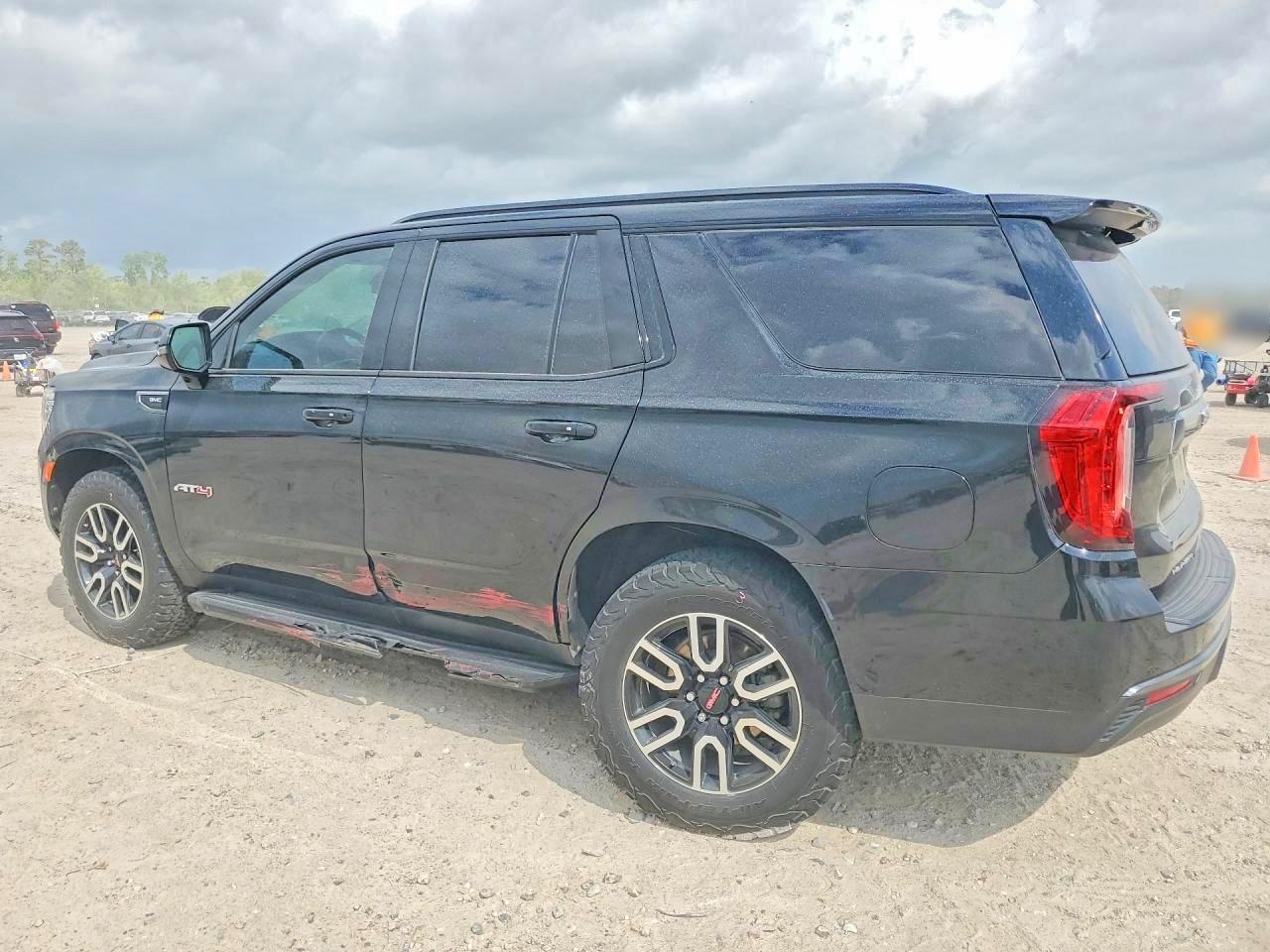 2021 GMC Yukon At4 - Фото 2
