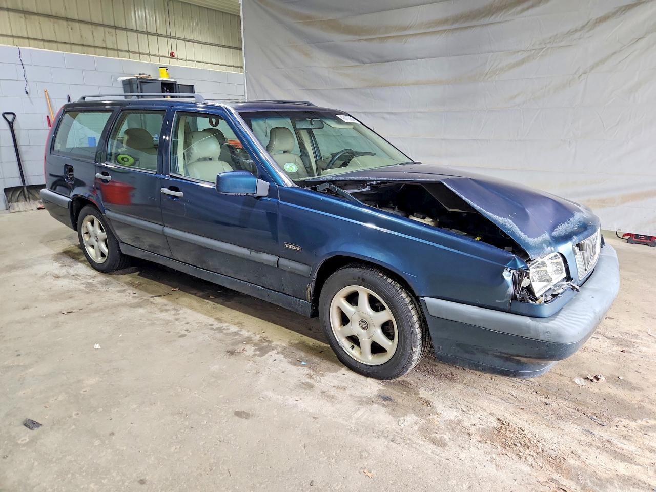 1997 Volvo 850 - Image 4