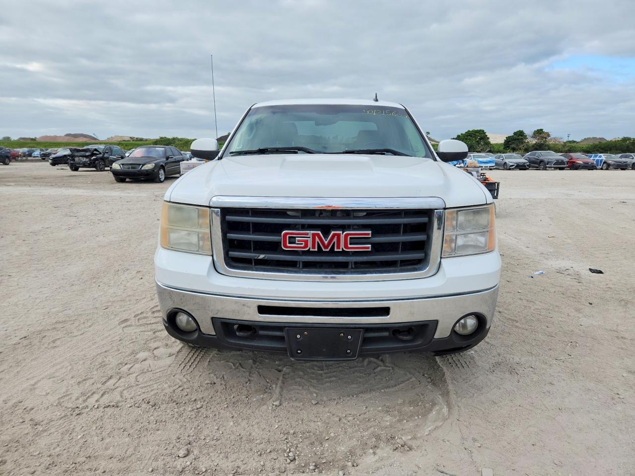 2009 GMC Sierra K1500 Hybrid - Image 5