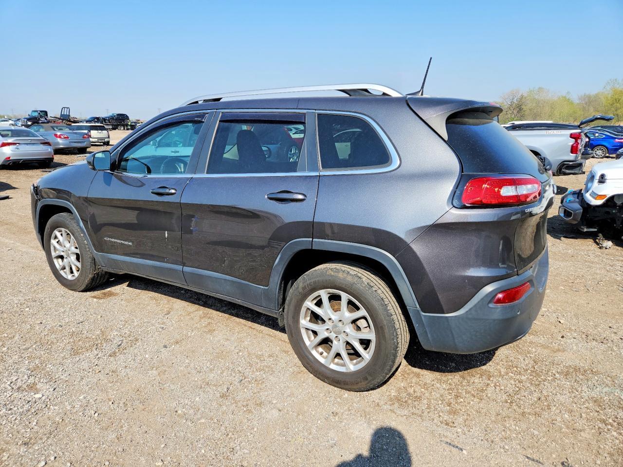 2016 Jeep Cherokee Latitude - Фото 2