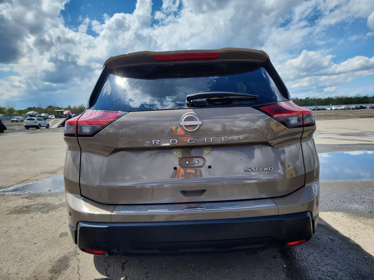 2024 Nissan Rogue Sv - Image 6