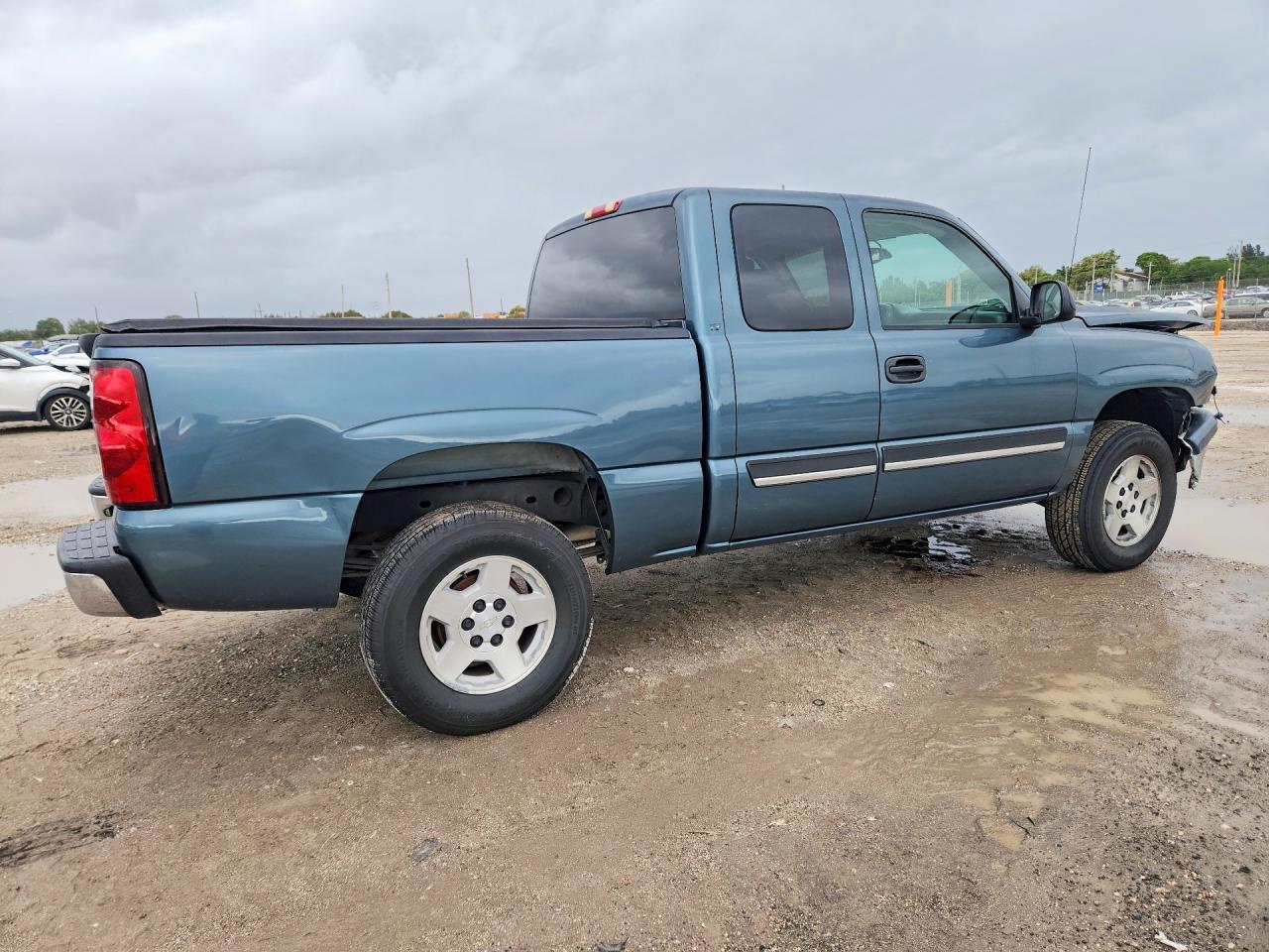 2007 Chevrolet Silverado C1500 Classic - Фото 3
