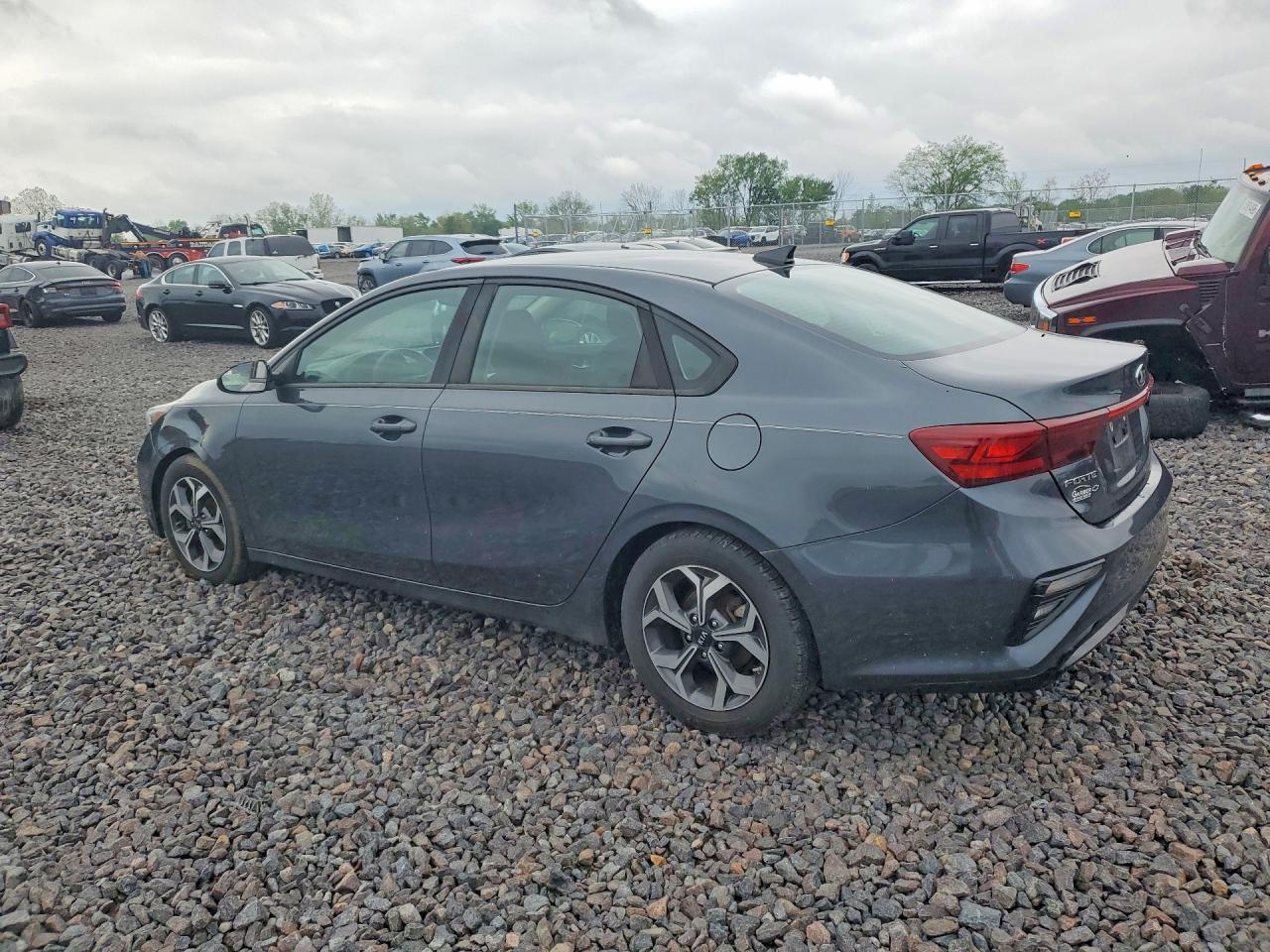 2020 Kia Forte Lxs - Image 2