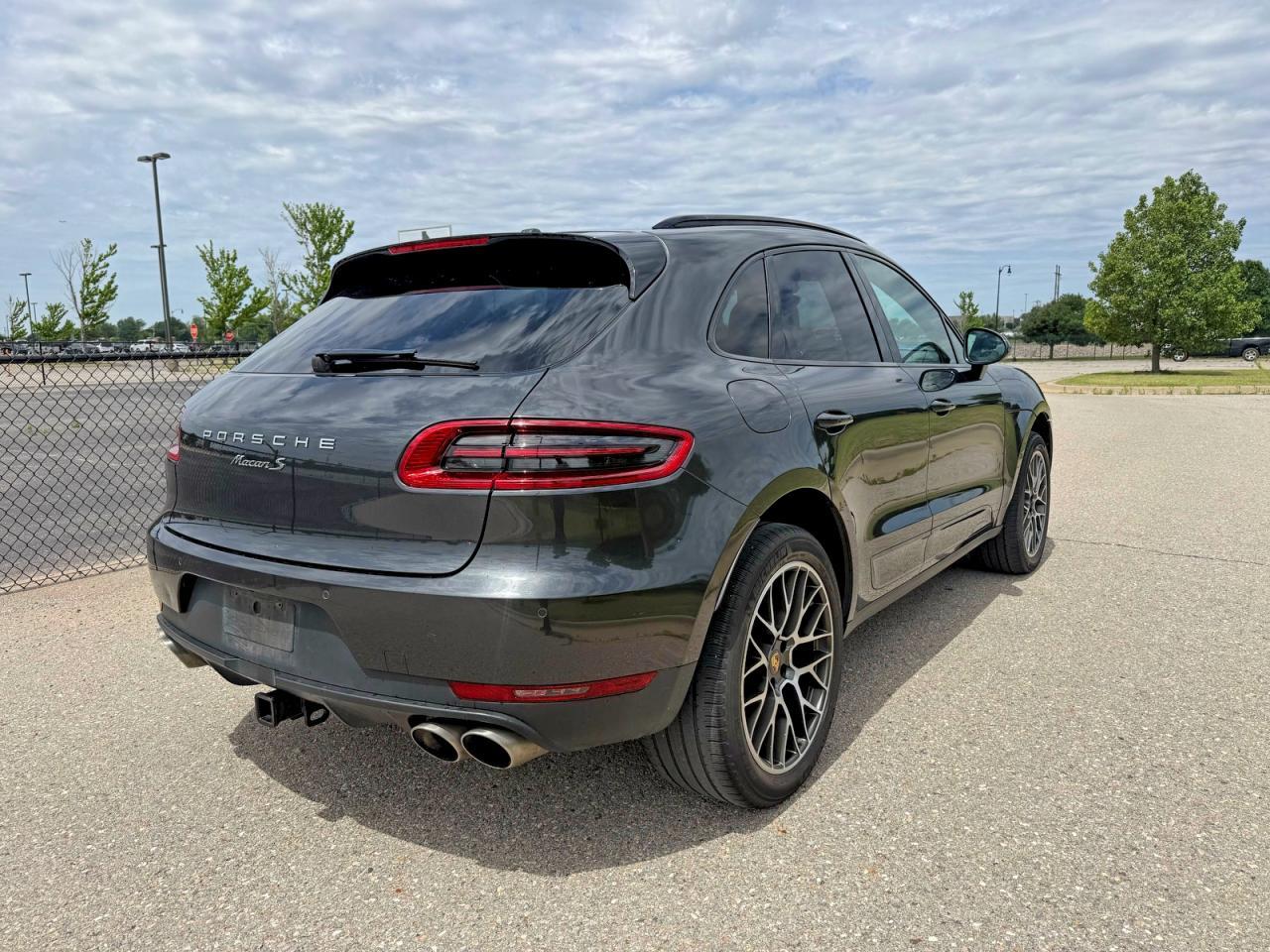 2018 Porsche Macan S - Image 4