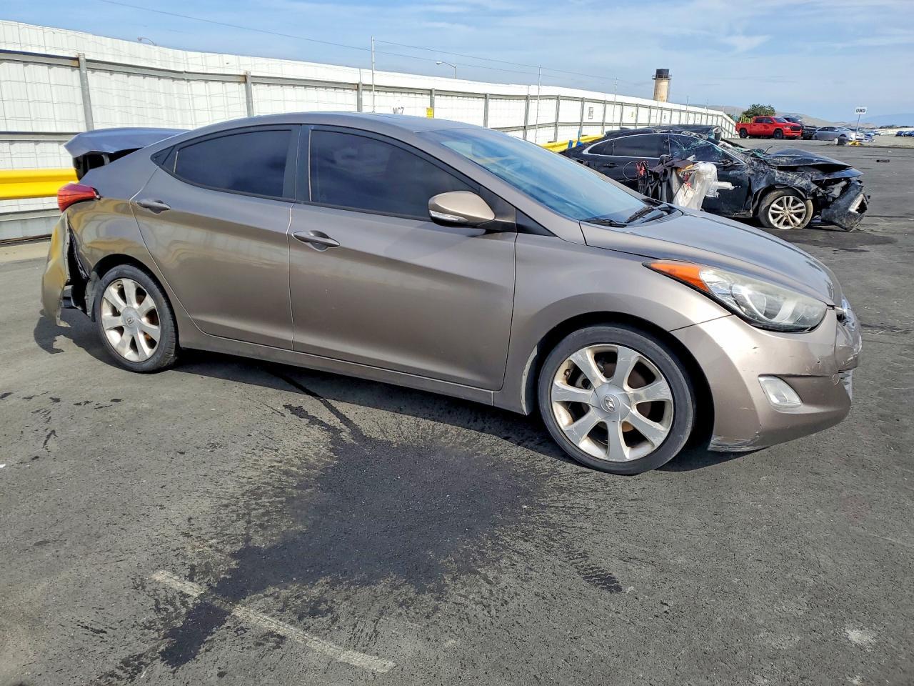 2012 Hyundai Elantra Limited - Image 4