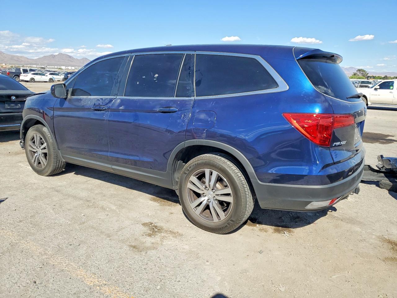 2017 Honda Pilot Exl - Image 2