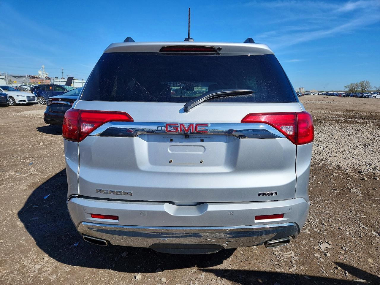 2018 GMC Acadia Denali - Фото 6