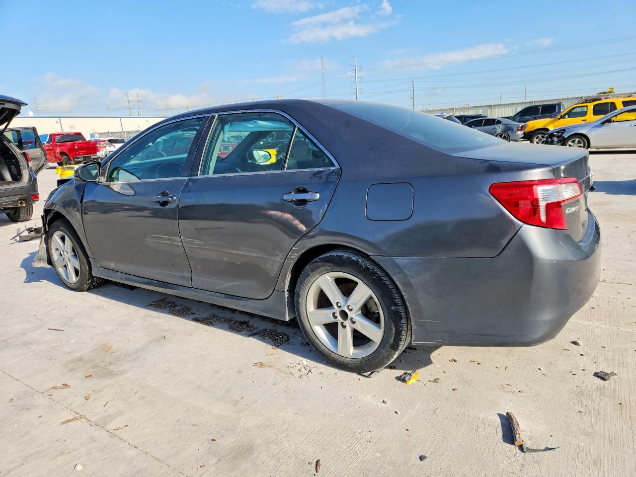 2013 Toyota Camry Se - Фото 2