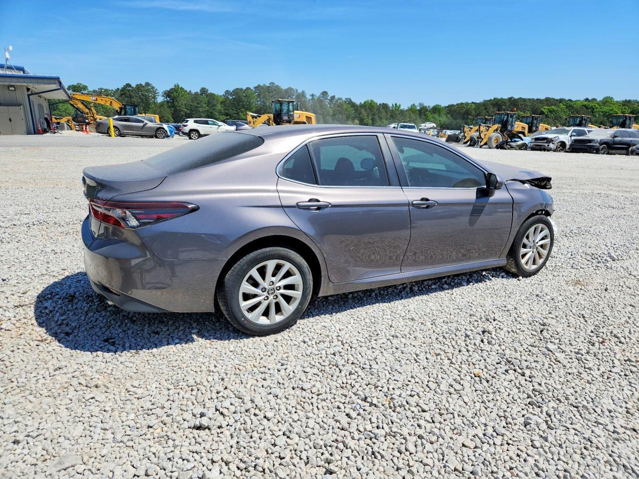 2021 Toyota Camry Le - Image 3