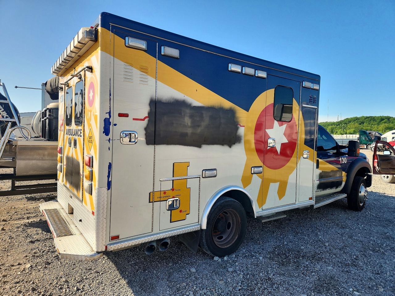 2016 Ford F450 Sd Ambulance - Image 3