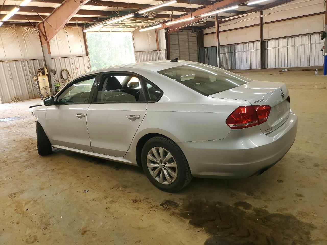 2015 Volkswagen Passat S - Image 2