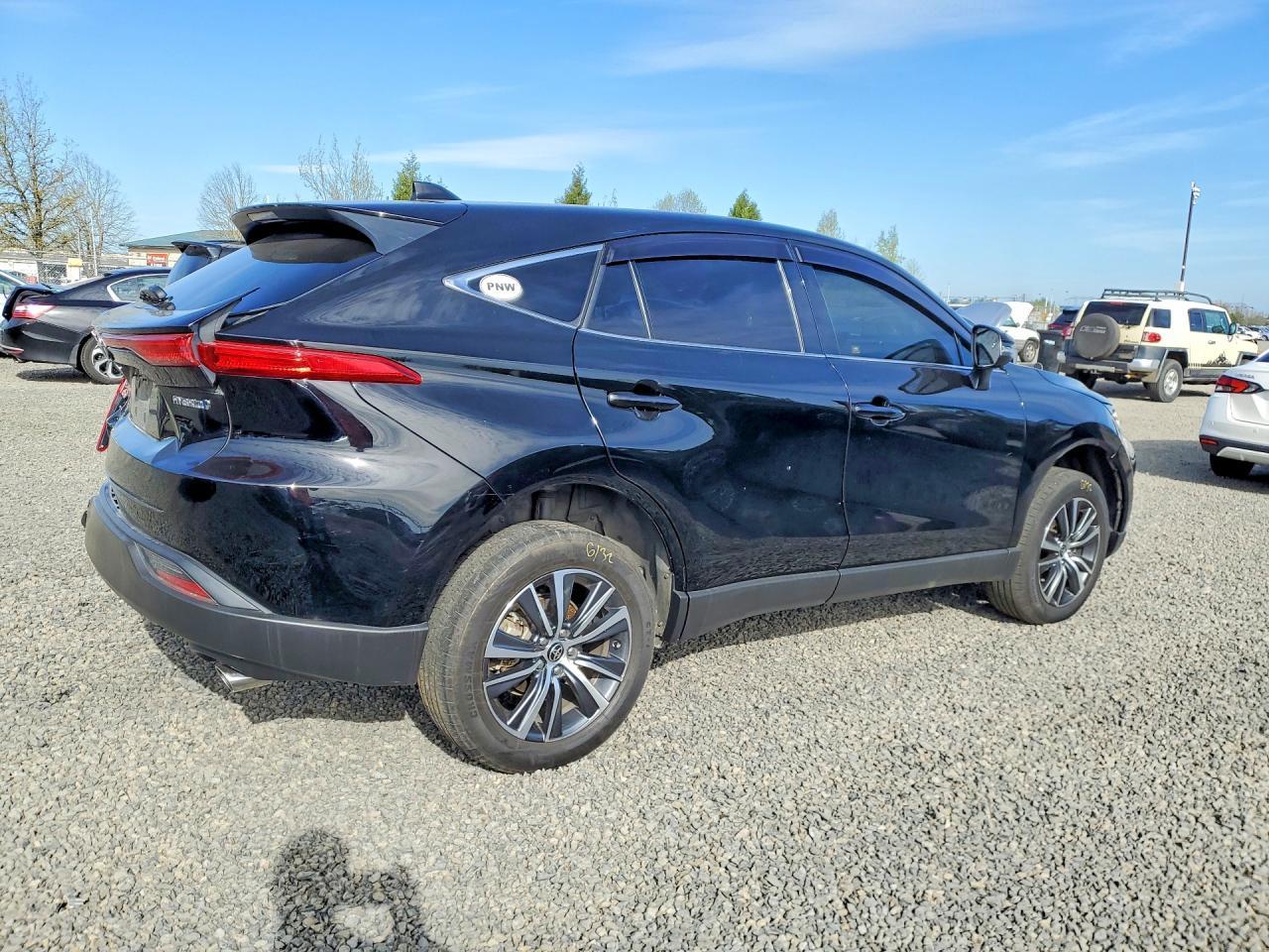 2021 Toyota Venza Le - Image 3