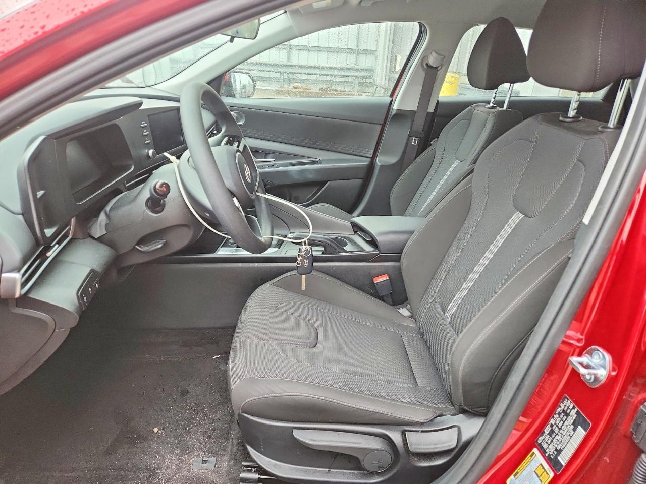 2025 Hyundai Elantra Se - Image 7