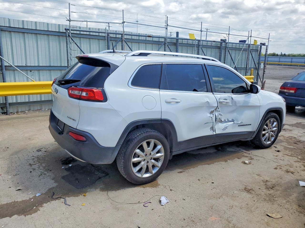 2017 Jeep Cherokee Limited - Image 3