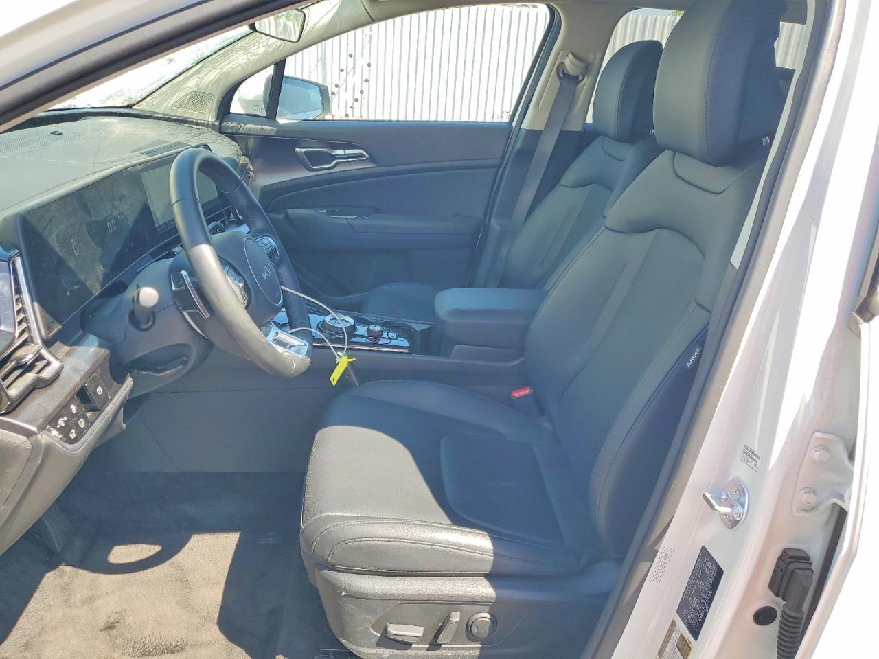 2025 Kia Sportage Ex - Image 7