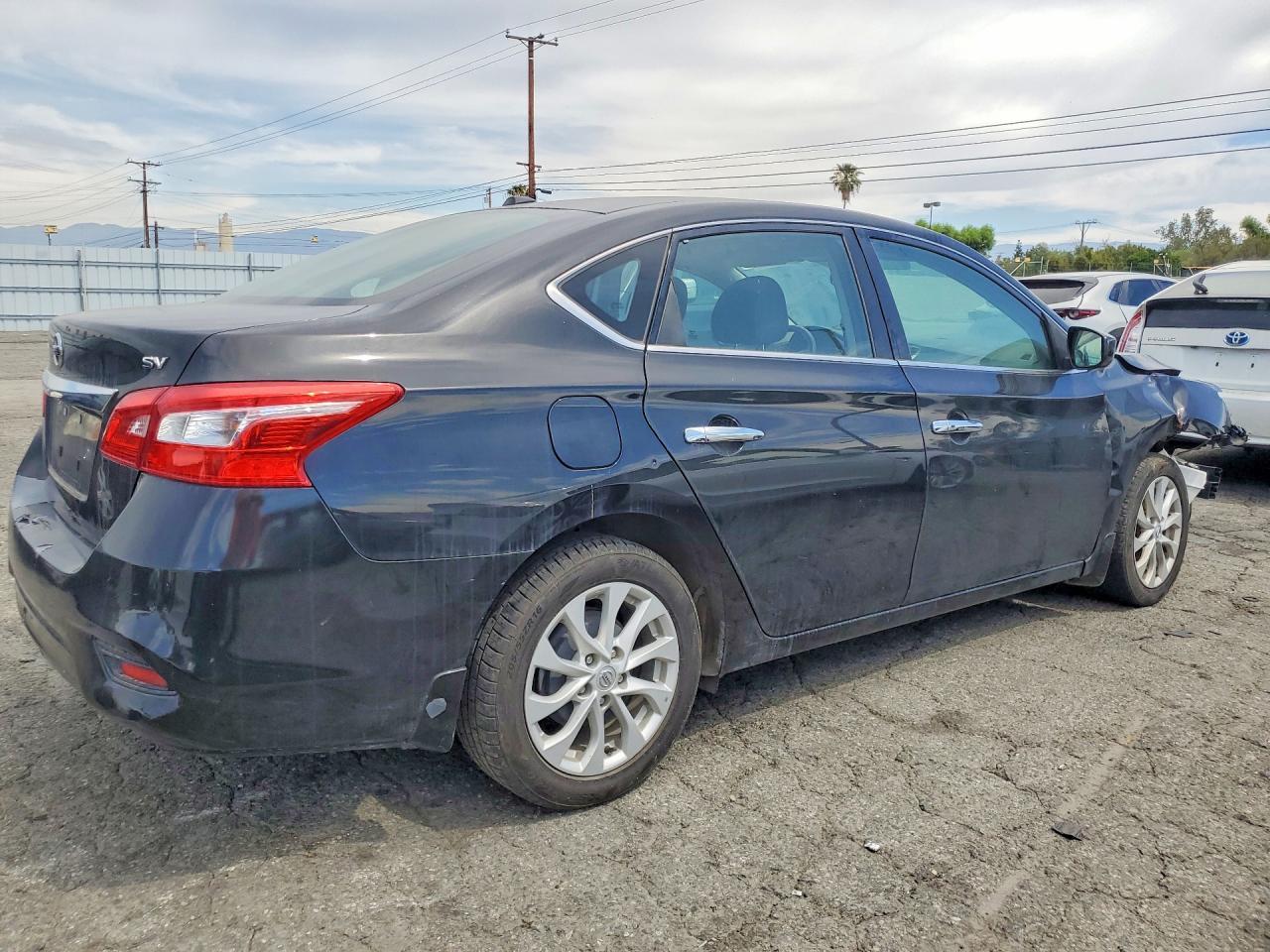 2018 Nissan Sentra Sv - Фото 3
