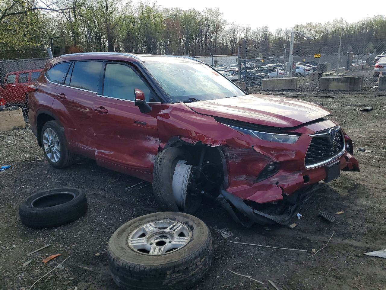 2021 Toyota Highlander Hybrid Limited - Image 4
