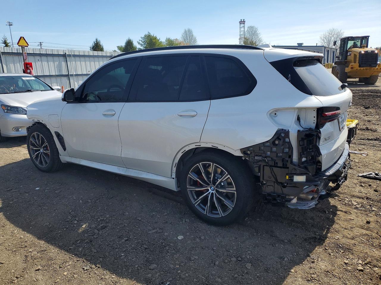 2026 BMW X5 xDrive50E - Image 2