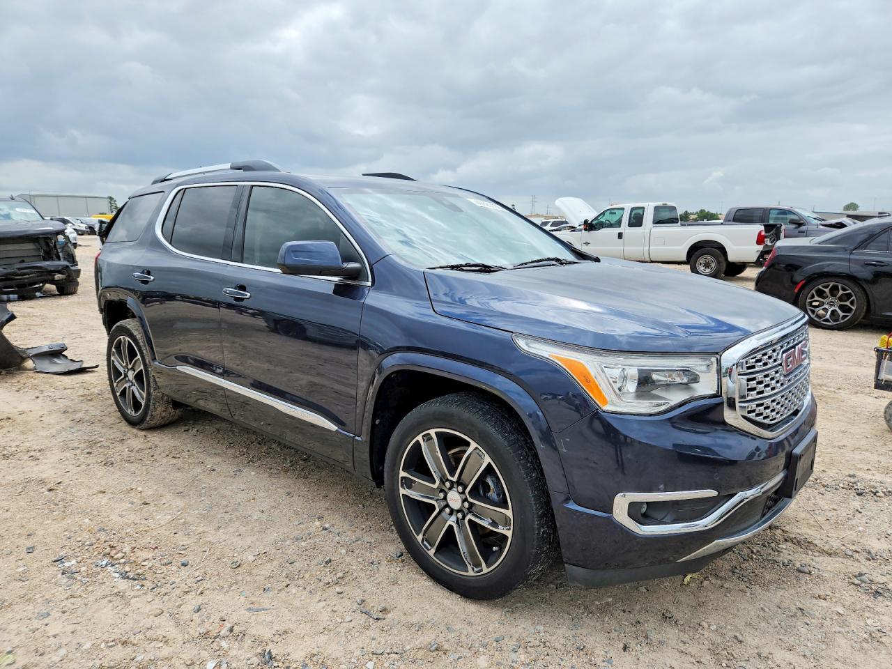 2019 GMC Acadia Denali - Image 4