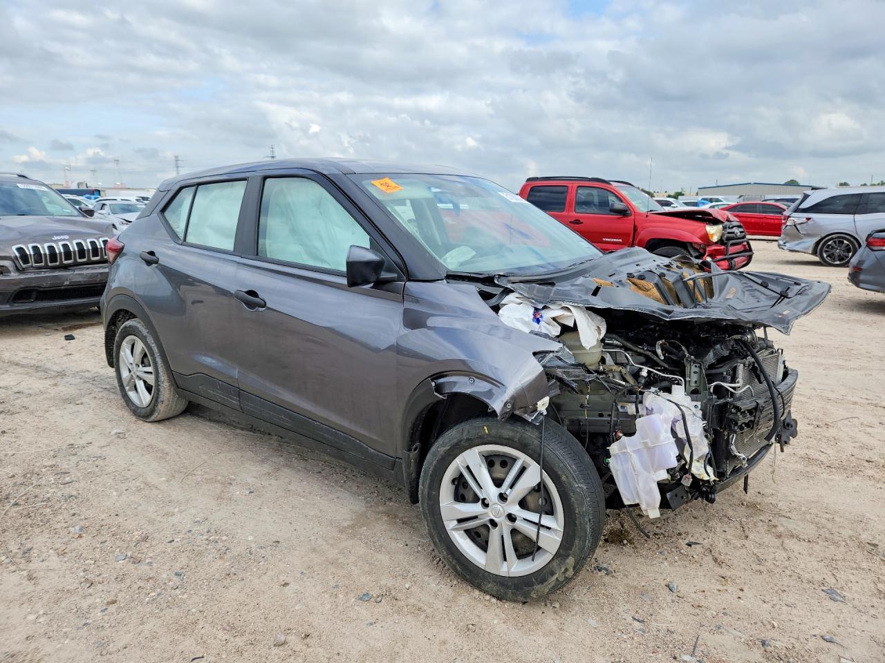 2023 Nissan Kicks - Image 4