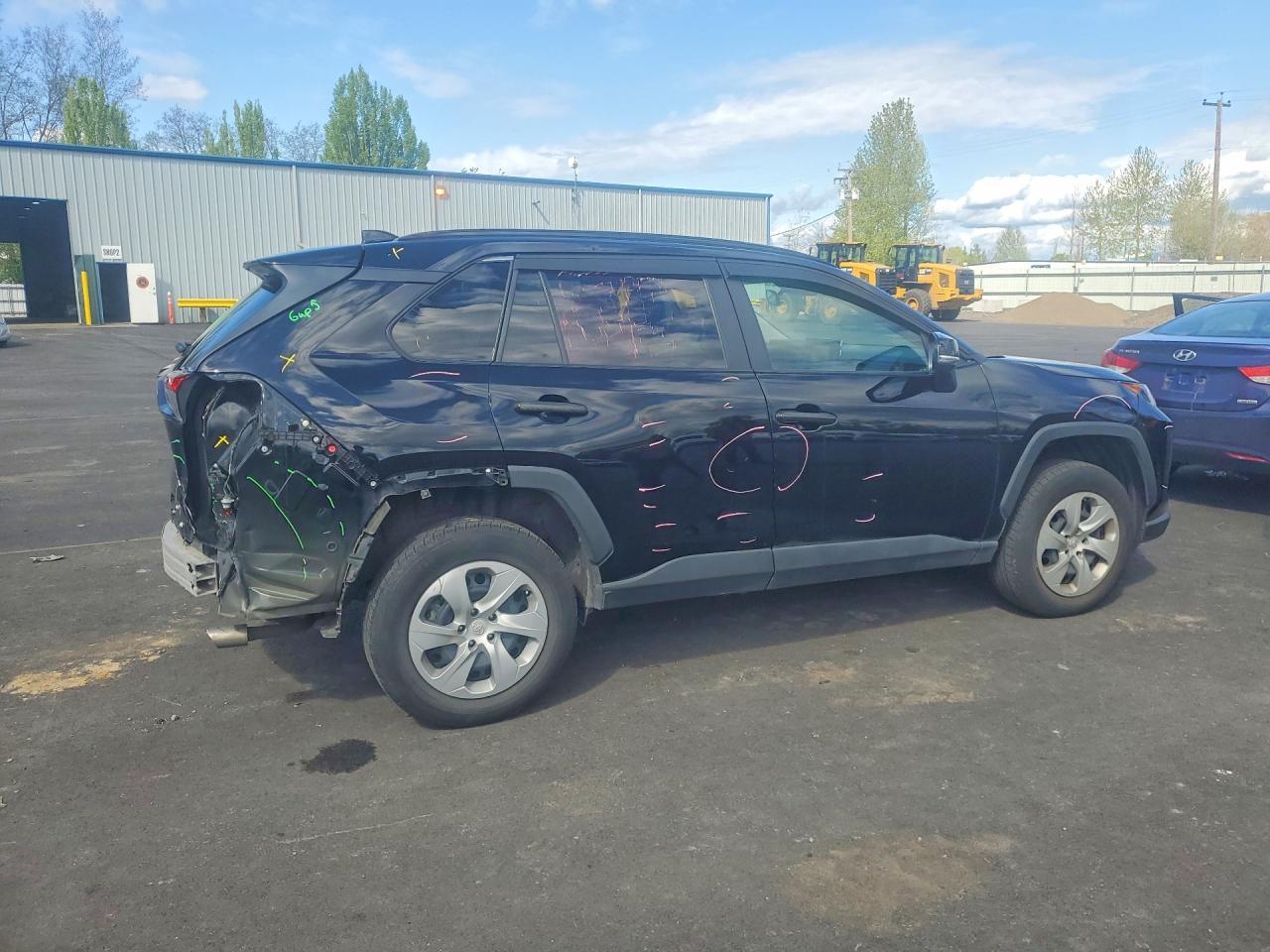 2021 Toyota Rav4 Le - Фото 3