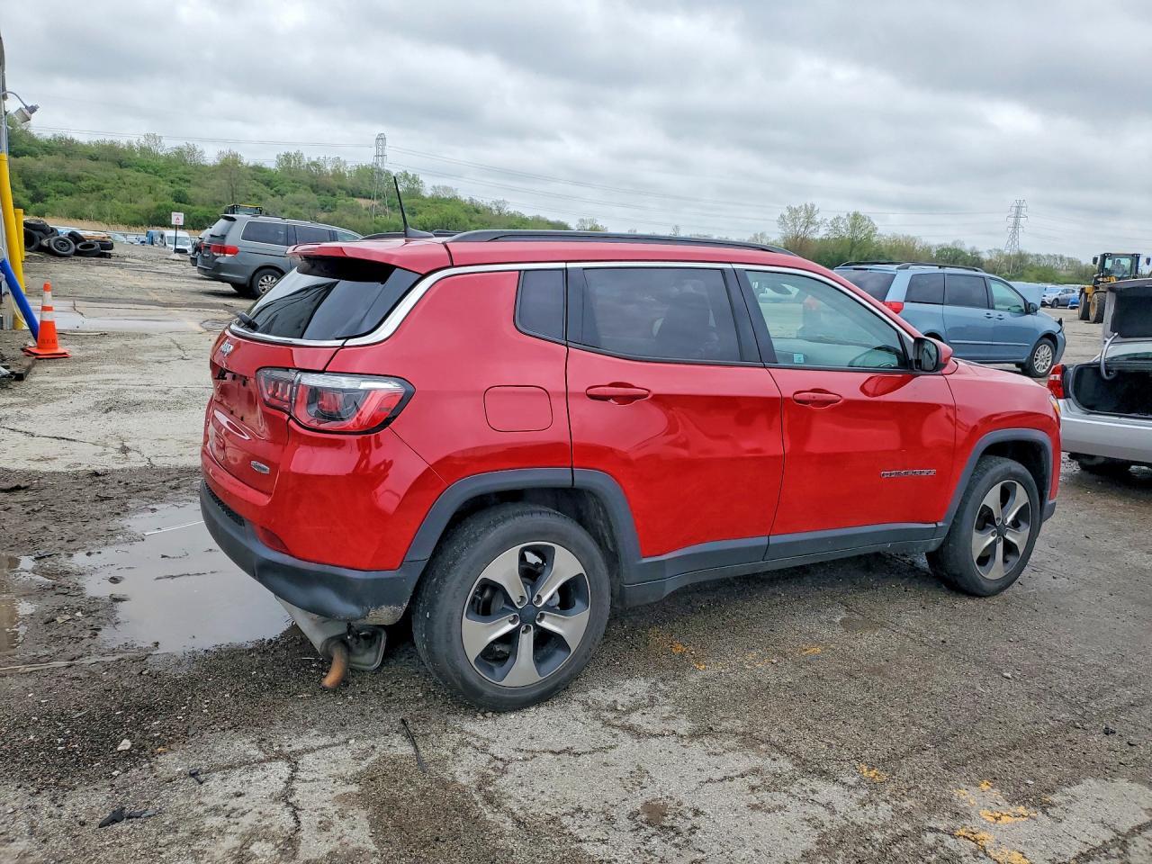 2018 Jeep Compass Latitude - Image 3