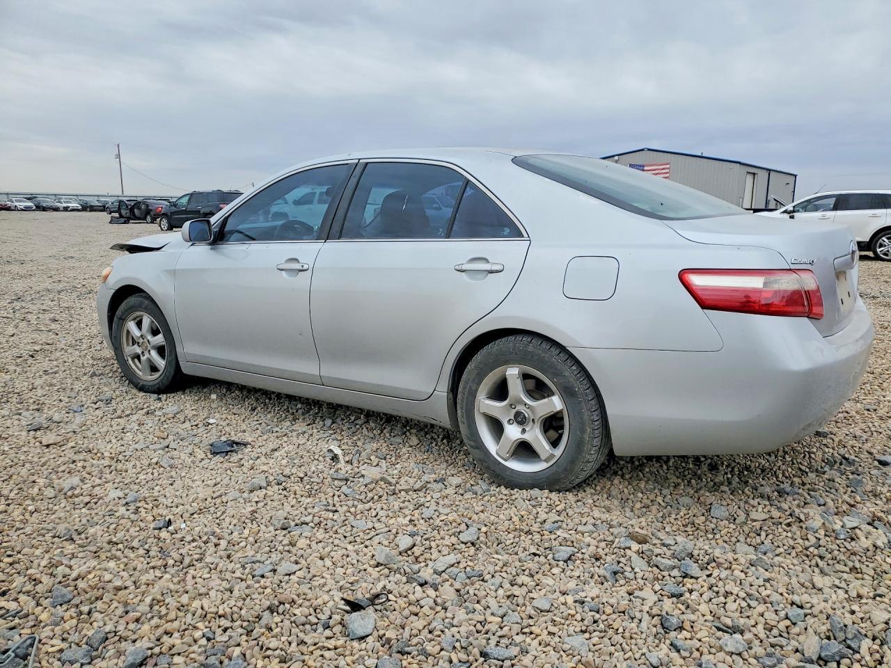 2007 Toyota Camry Le - Image 2