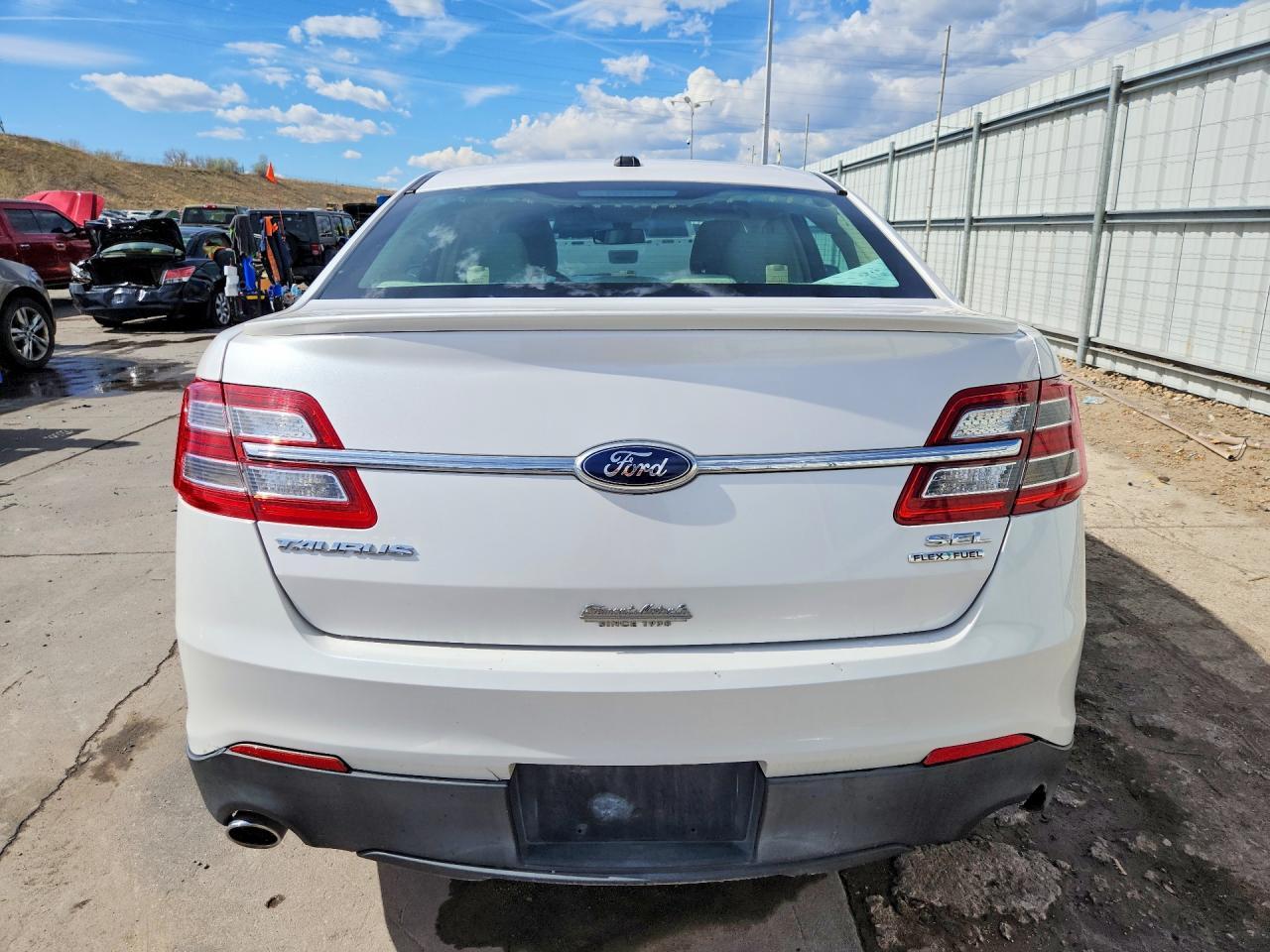 2013 Ford Taurus Sel - Image 6