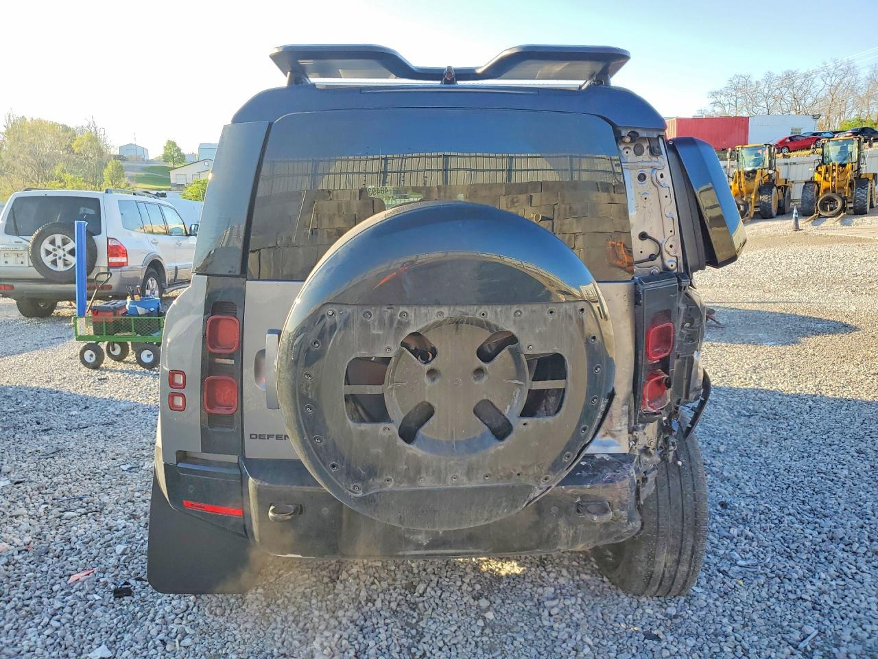 2024 Land Rover Defender 110 X-Dynamic Se - Image 6