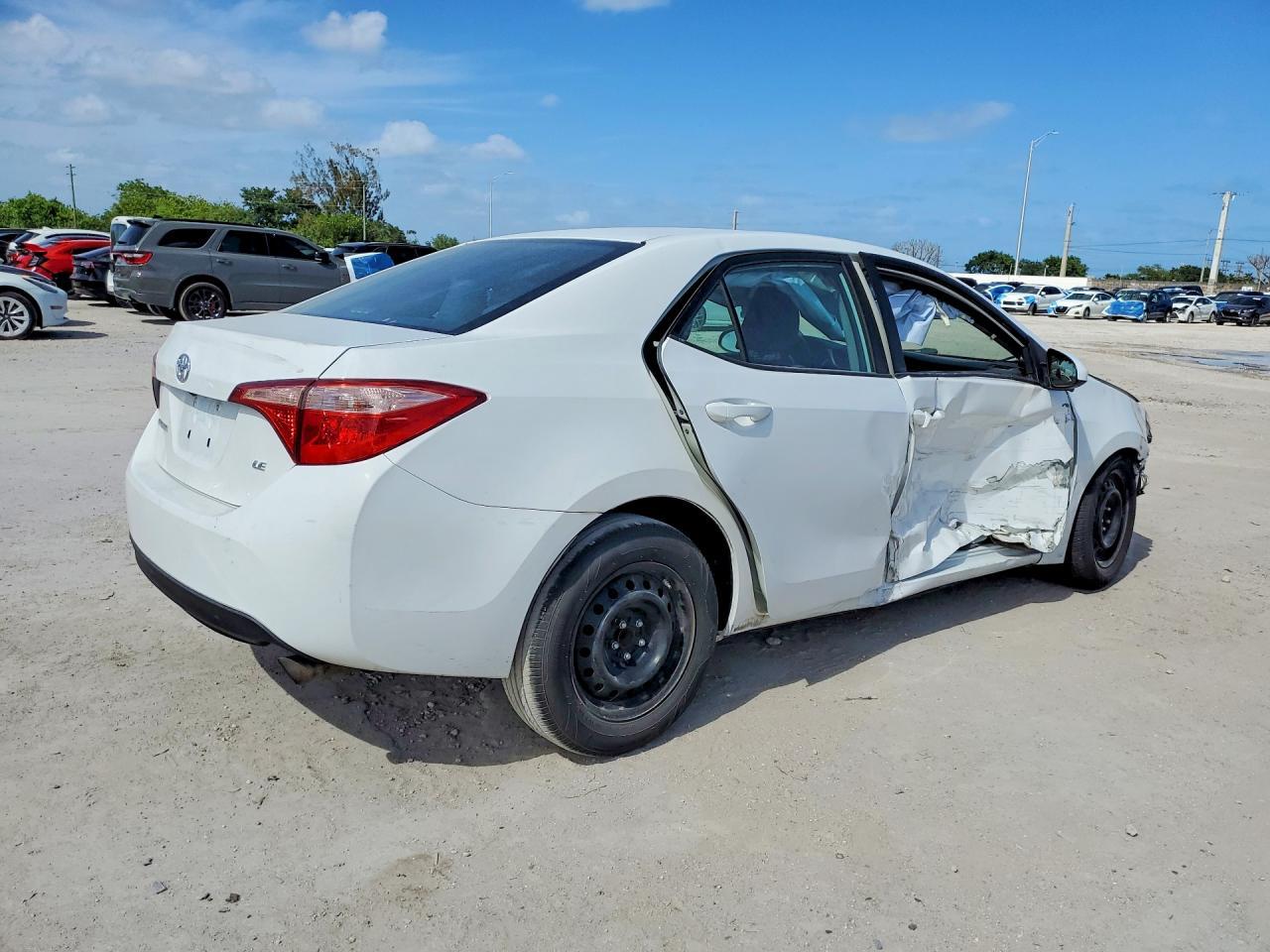 2018 Toyota Corolla Le - Фото 3