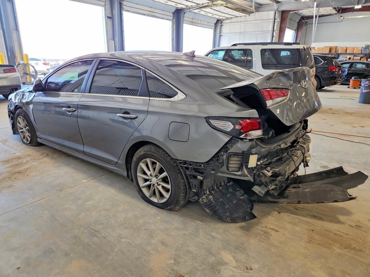 2019 Hyundai Sonata Se - Image 2