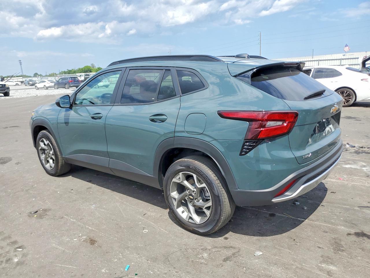 2025 Chevrolet Trax 1Lt - Image 2