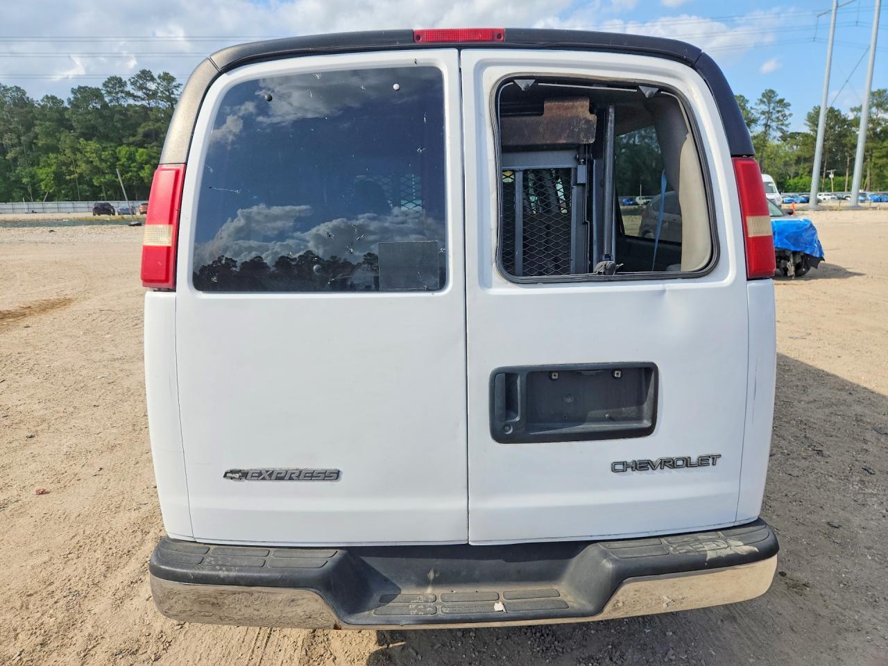 2003 Chevrolet Express G2500 - Фото 6